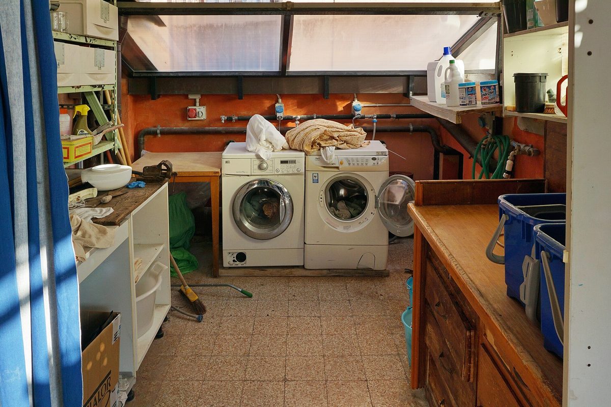 Tarefas domésticas: fare la spesa, lavare i piatti e pulire