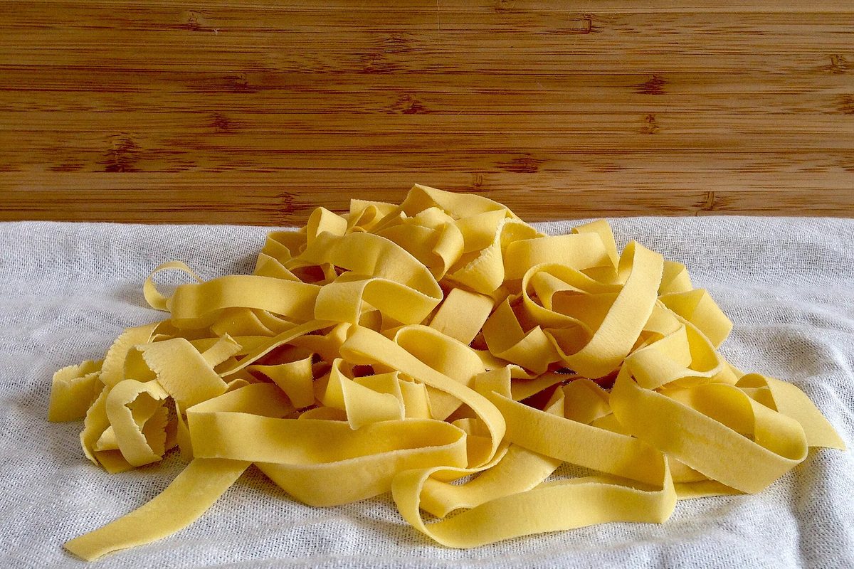 Verbos regulares em -are: parlare, abitare, mangiare e lavorare